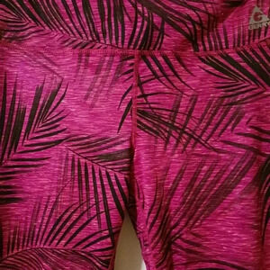 Pink black Athleisure workout capri leggings. Size L.